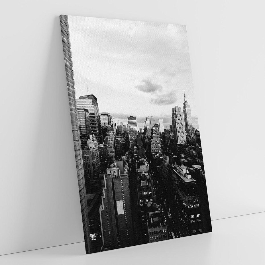 Obraz na płótnie 50x70 - Wibracje Miejskiego Życia - miasto, wieżowce
