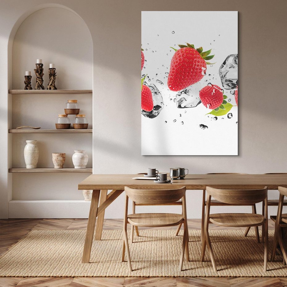 Obraz na płótnie 80x120 - Rajskie truskawki z wodą - truskawki, woda