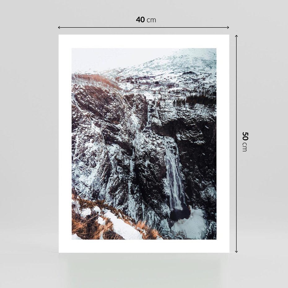 Plakat bez ramy 40x50 - Góry w Białym Uroku: Zimowa Sceneria - górski krajobraz, zima