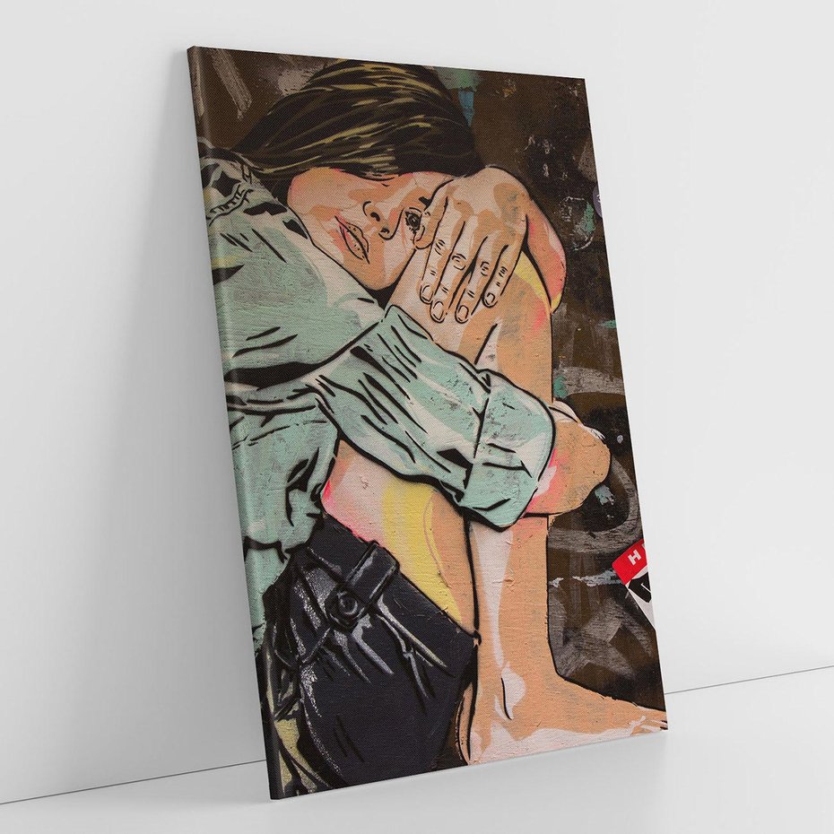 Obraz na płótnie 80x120 - Kobieta wśród graffiti - kobieta, graffiti