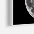Obraz w ramie 100x70 - Księżycowa Aura - zdjęcie, ogromny księżyc na czarnym tle - rama biała
