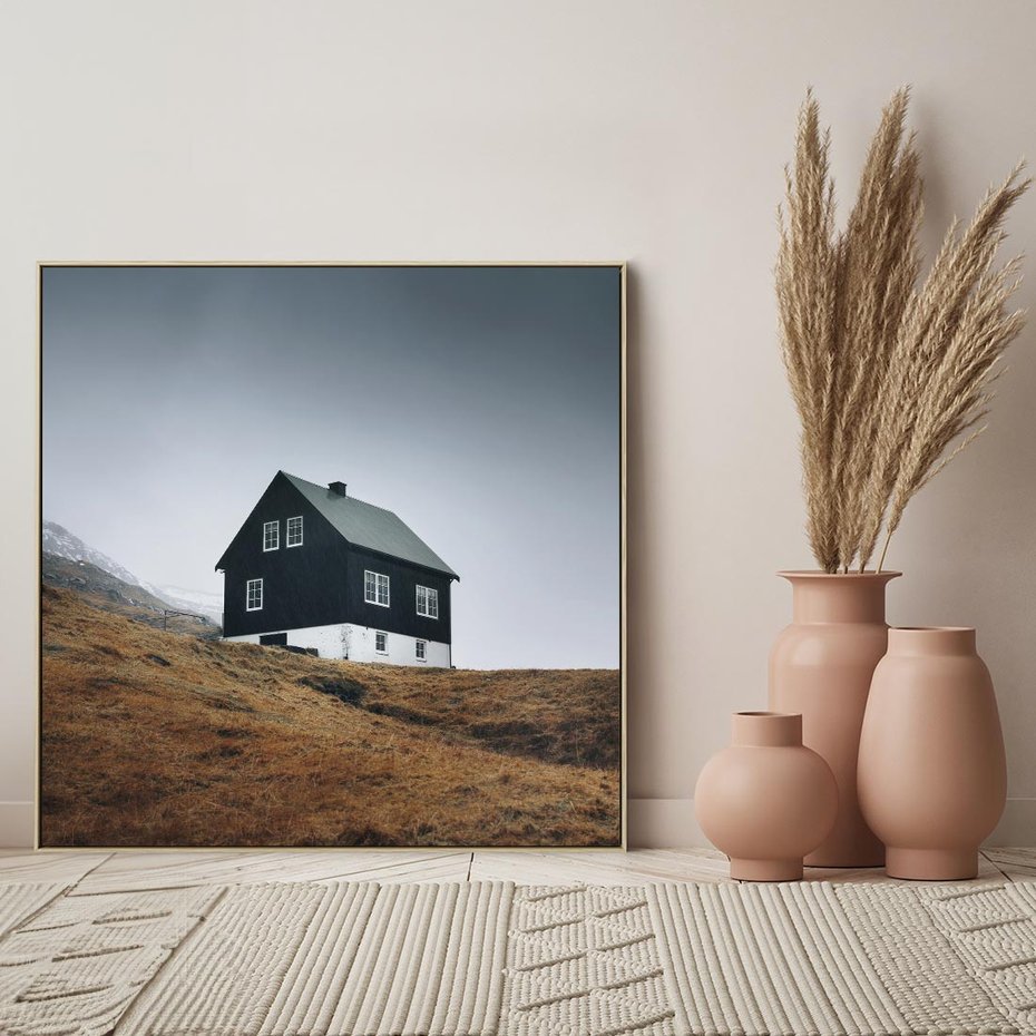 Obraz w ramie 80x80 - Ciepło i Przytulność - skandynawski, domek - rama drewno