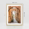 Plakat w ramie 30x40 - Magiczna podróż w głąb miasta - uliczka, perspektywa - rama drewno