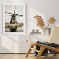 Plakat w ramie 30x40 - Holenderski Wiatrak w Sepii - holenderski wiatrak, młyn - rama biała