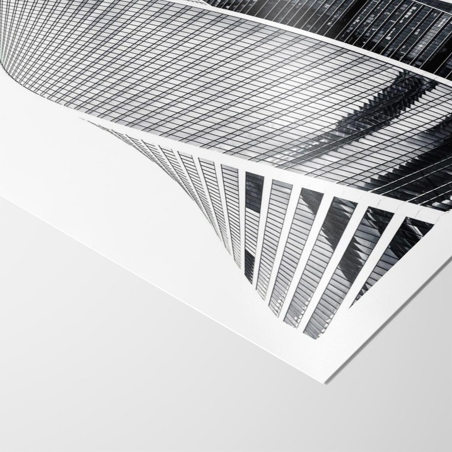 Plakat bez ramy 30x40 - Wieżowce z Falistymi Kształtami - nowoczesne wieżowce, czarno biała fotografia