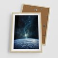 Plakat w ramie 50x70 - Wędrówka przez galaktyki - ziemia, kosmos - rama drewno