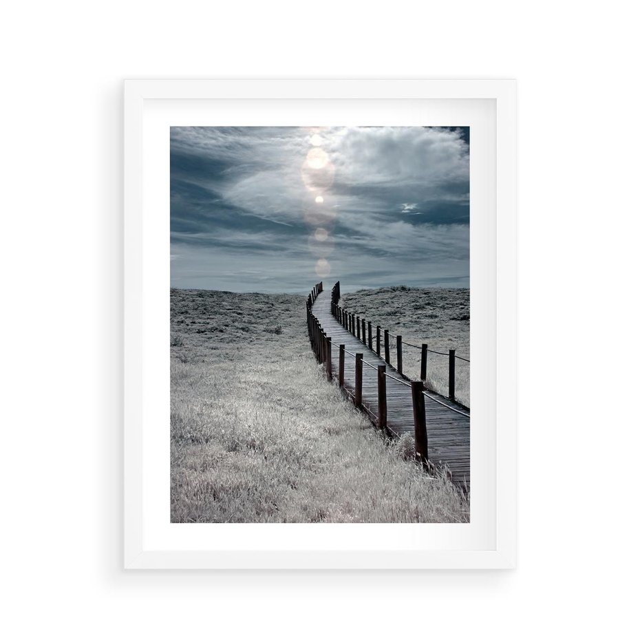 Plakat w ramie 40x50 - Burzowy pomost na plaży - plaża, pomost - rama biała