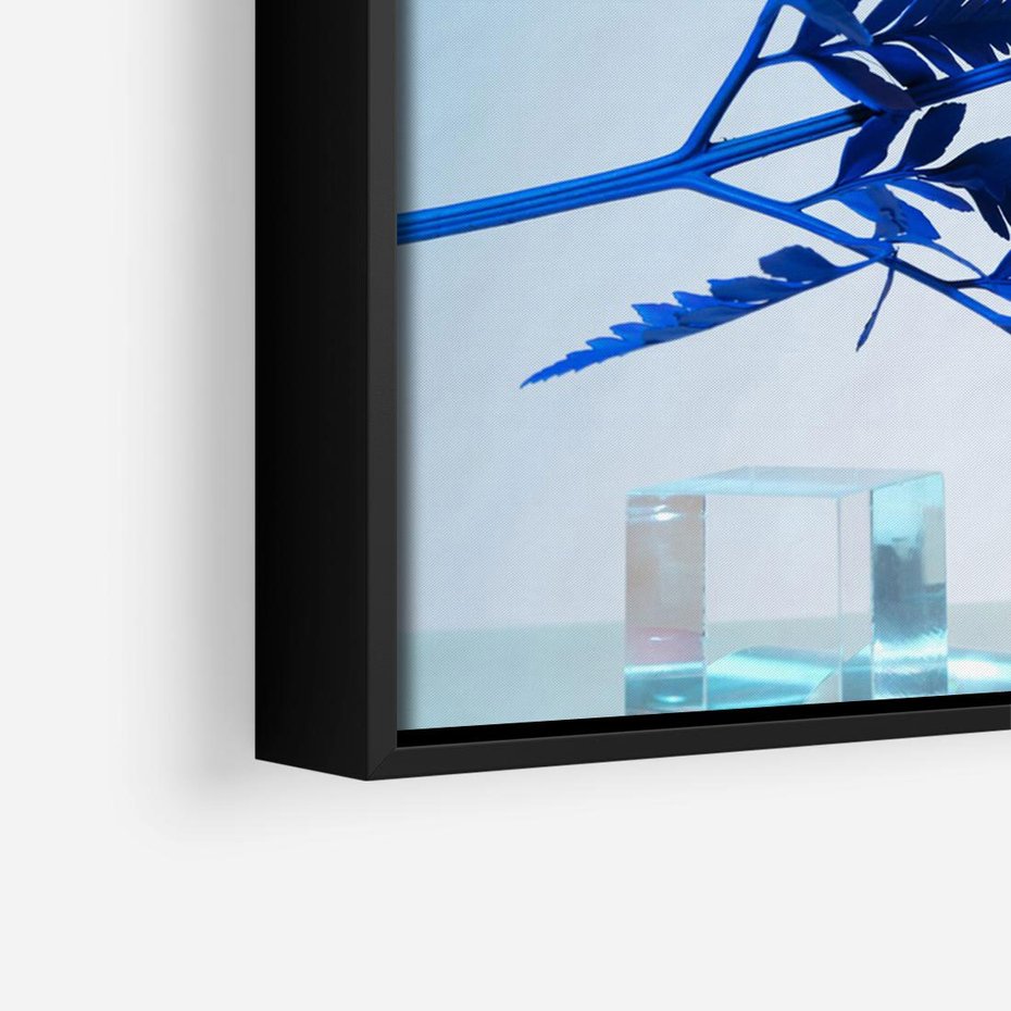 Obraz w ramie 70x50 - Intensywny Kolor Natury - liście, kobalt - rama czarna