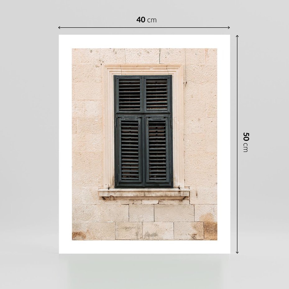 Plakat bez ramy 40x50 - Urok Starego Okna z Zielonymi Okiennicami - stare okno, kamienica
