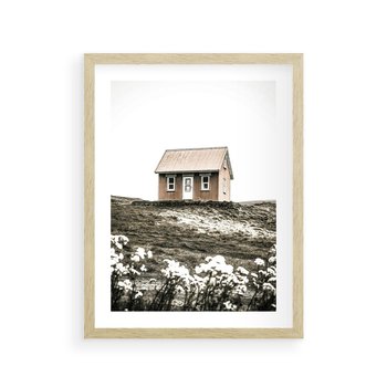 Plakat w ramie 30x40 - Krajobraz z Przeszłości: Kwitnąca Łąka w Sepii - domek na wzgórzu, kwitnąca łąka - rama drewno