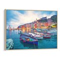 Obraz w ramie 70x50 - Tańczące kolory zachodu - nadmorskie kolorowe miast, kolorowe budynki na brzegu - rama drewno