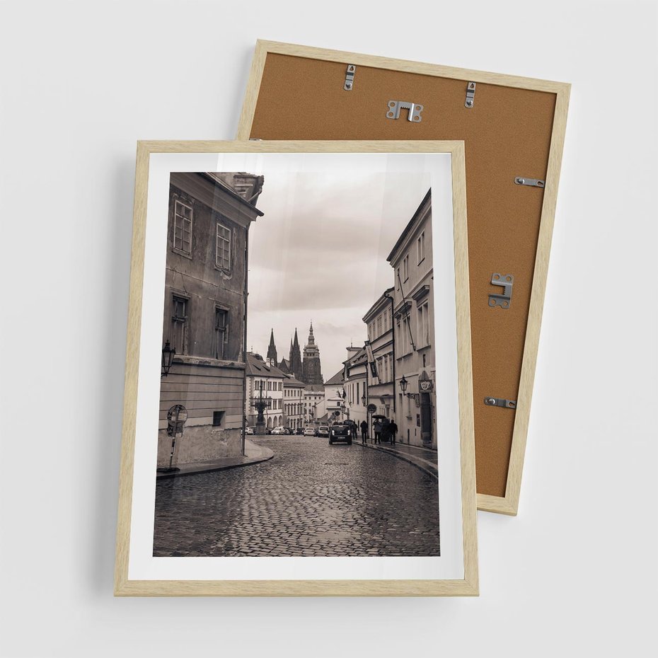 Plakat w ramie 50x70 - Przygoda Na Horyzoncie - uliczka, perspektywa - rama drewno