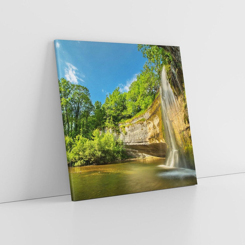 Obraz na płótnie 70x70 - Wodospad: Skały w ruchu - wodospad, las
