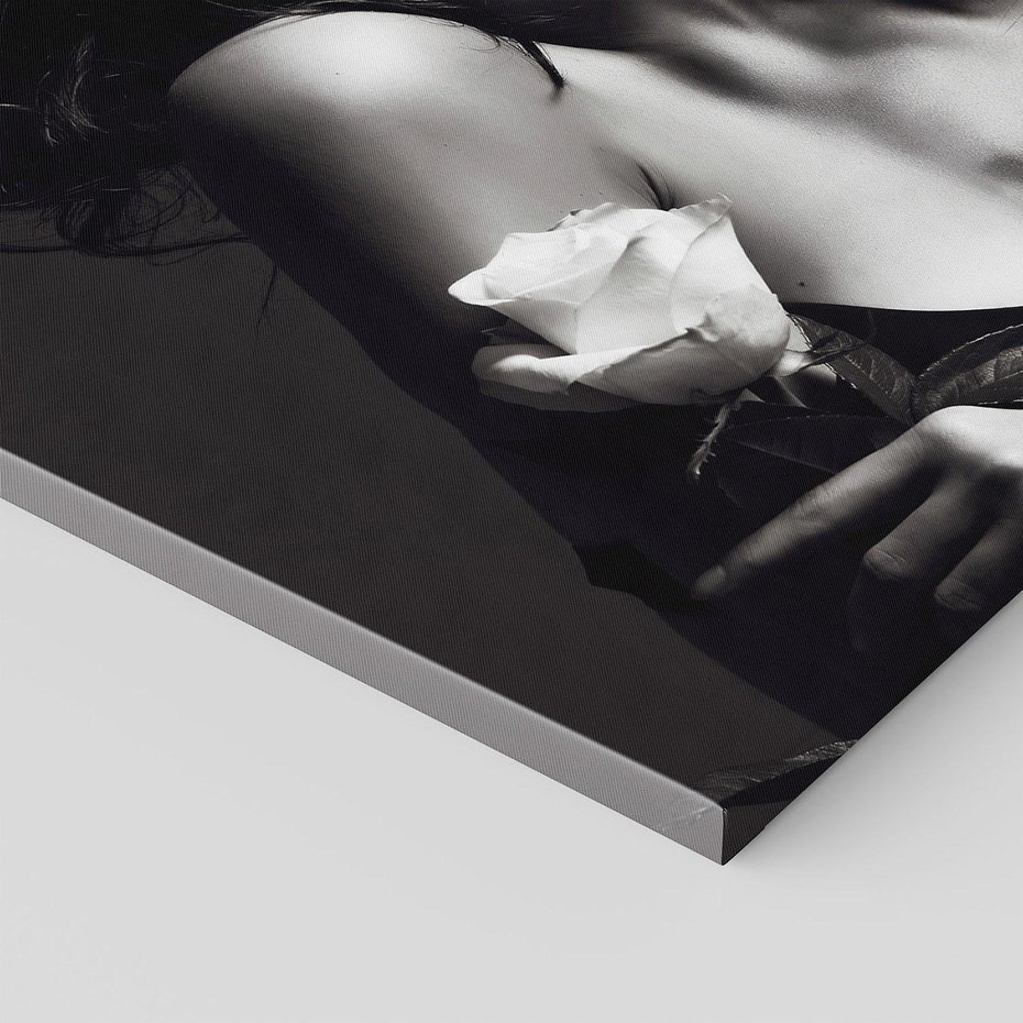 Obraz na płótnie 40x40 - Piękno kobiecego aktu uchwycone - kobieta, akt