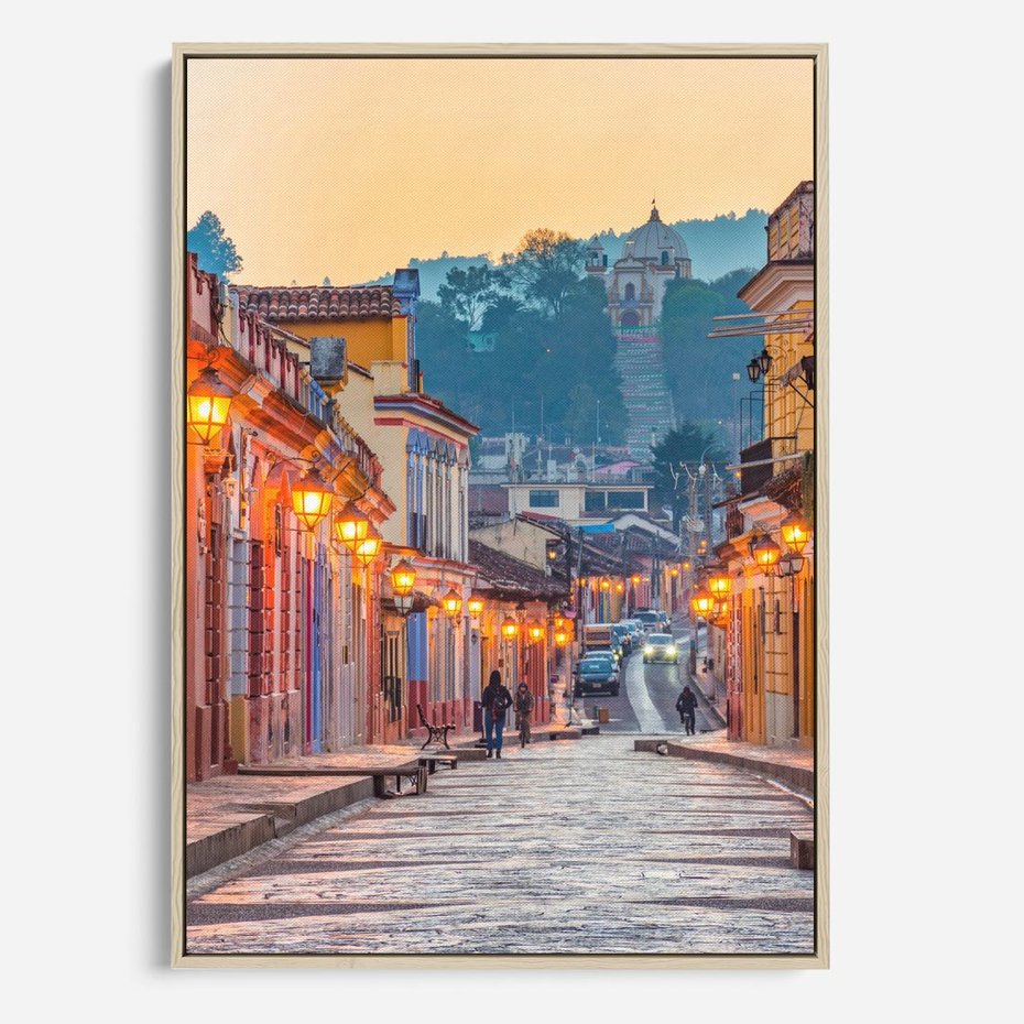 Obraz w ramie 80x120 - W stronę marzycielskich horyzontów - włoska uliczka, wieczór - rama drewno