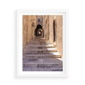 Plakat w ramie 50x70 - miasto w innej odsłonie - uliczka, perspektywa - rama biała