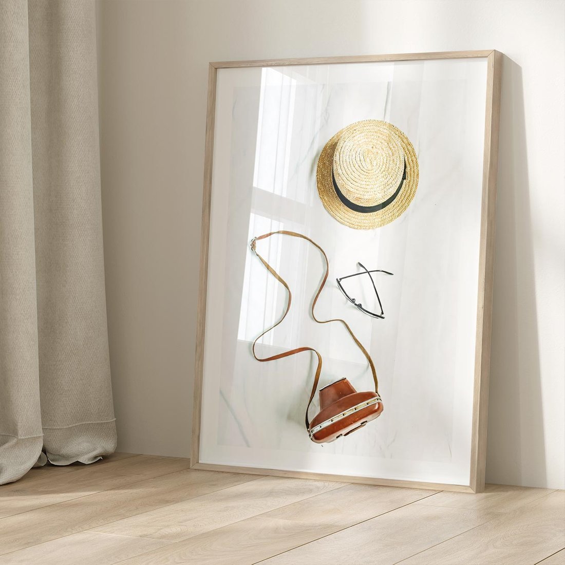 Plakat w ramie 50x70 - Artystyczna Dusza - boho kompozycja, kapelusz słomkowy - rama drewno