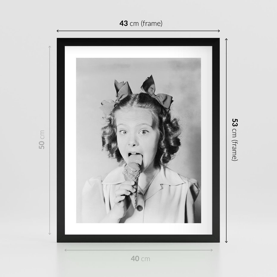 Plakat w ramie 40x50 - Pyszny Deser - retro zdjęcie, czarno białe - rama czarna