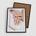 Plakat w ramie 50x70 - Piękno manicure - manicure, paznokcie - rama czarna