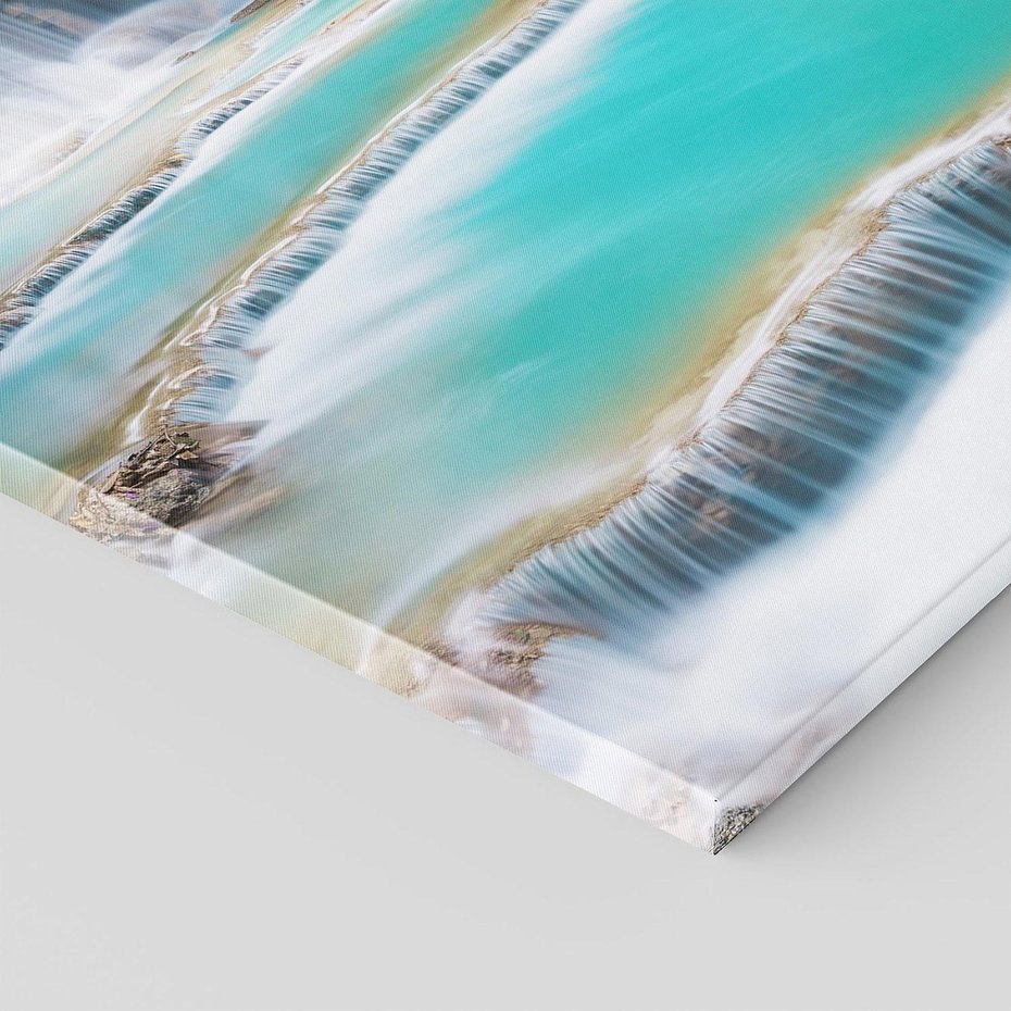 Obraz na płótnie 60x60 - Tajlandzki Wodospad: Moc Natury - Tajlandia, wodospad