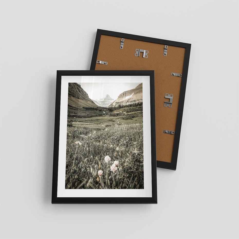 Plakat w ramie 30x40 - Nostalgiczne Góry - górski krajobraz, łaka w górach - rama czarna