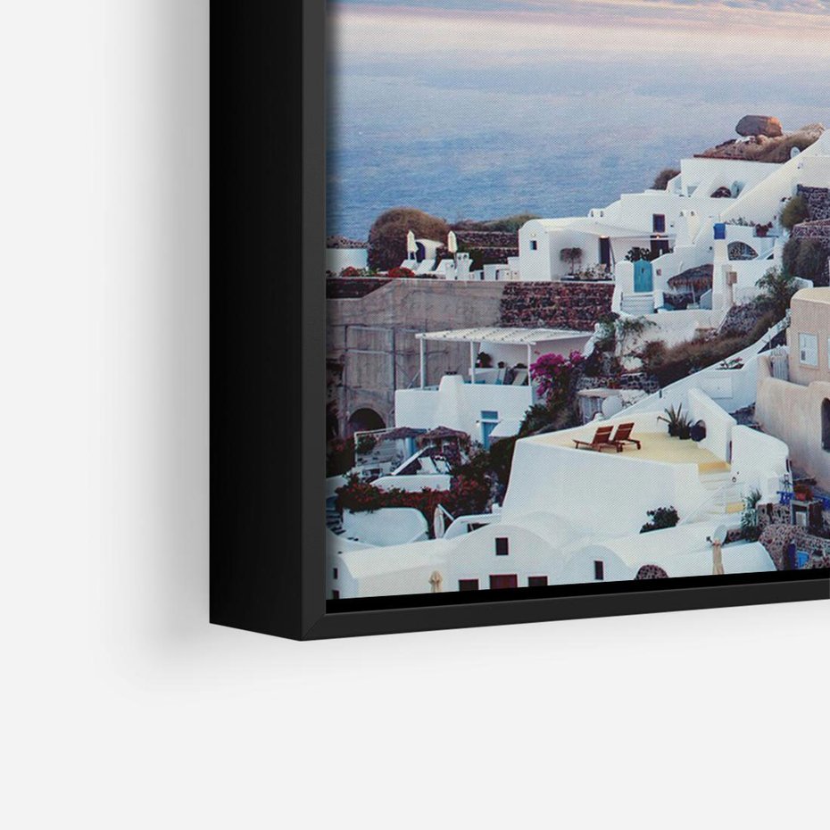 Obraz w ramie 70x50 - Biel ponad Błękitem - Santorini, białe budynki - rama czarna