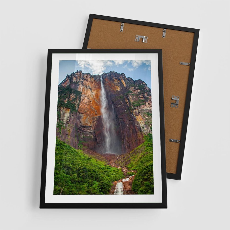 Plakat w ramie 50x70 - Górska siła wodospadów - wodospad, góra - rama czarna