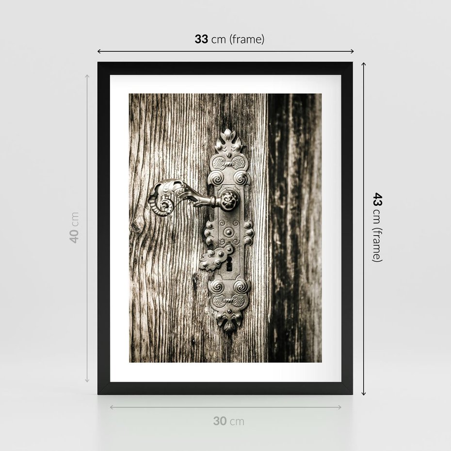 Plakat w ramie 30x40 - Stare Drzwi z Ozdobną Klamką - stare drzwi, klamka - rama czarna
