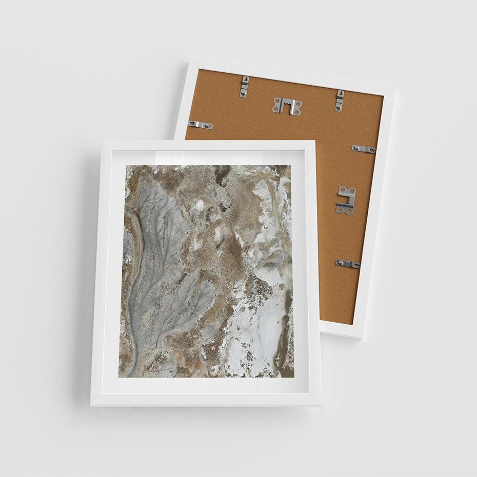 Plakat w ramie 40x50 - Spokój w Beżu - zdjęcie, naturalna tekstura - rama biała