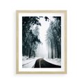 Plakat w ramie 40x50 - Droga przez Zimowy Las - drzewa, śnieg - rama drewno