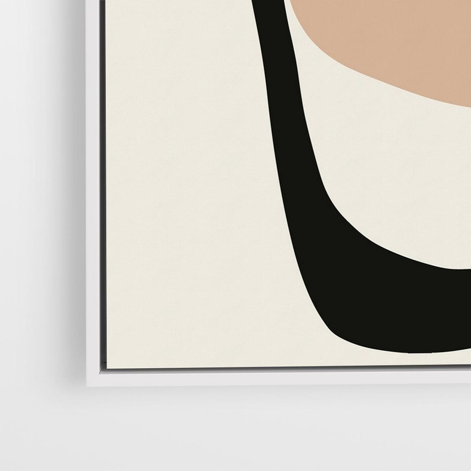 Obraz w ramie 50x50 - Intrygujące Zaskoczenia - beżowa abstrakcyjna kompozycja, czarny akcent - rama biała