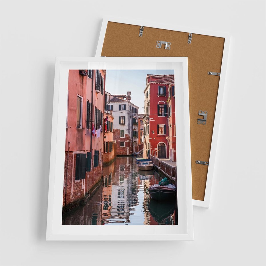 Plakat w ramie 50x70 - Przejażdżka gondolą przez Wenecję - Wenecja, kanały - rama biała
