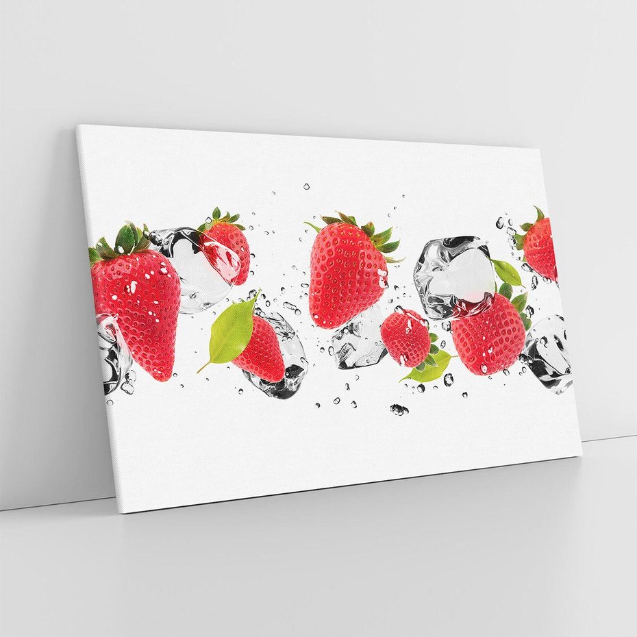 Obraz na płótnie 120x80 - Rajskie truskawki z wodą - truskawki, woda