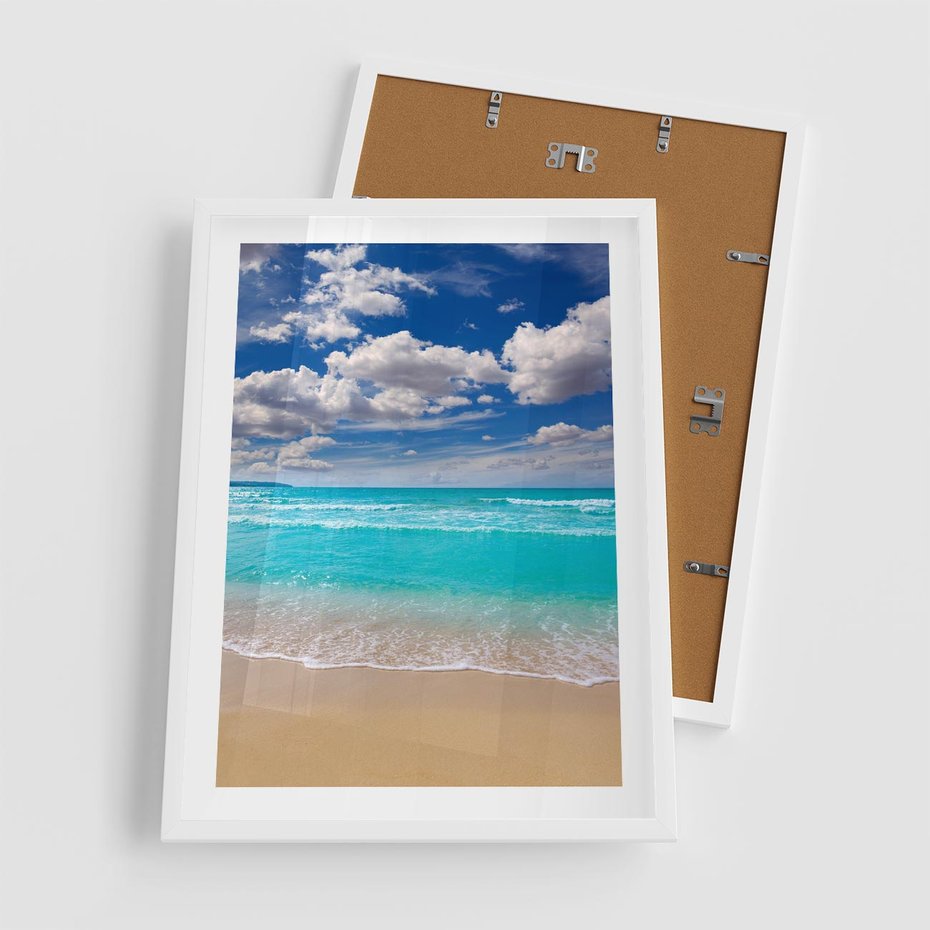 Plakat w ramie 50x70 - Idylliczna plaża nad morzem - plaża, morze - rama biała