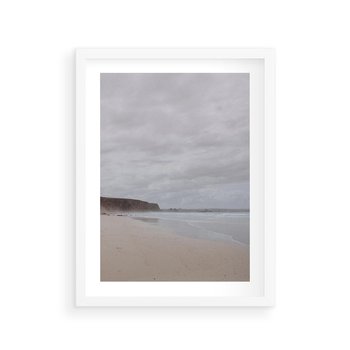 Plakat w ramie 40x50 - Mglista plaża - plaża, mgła - rama biała