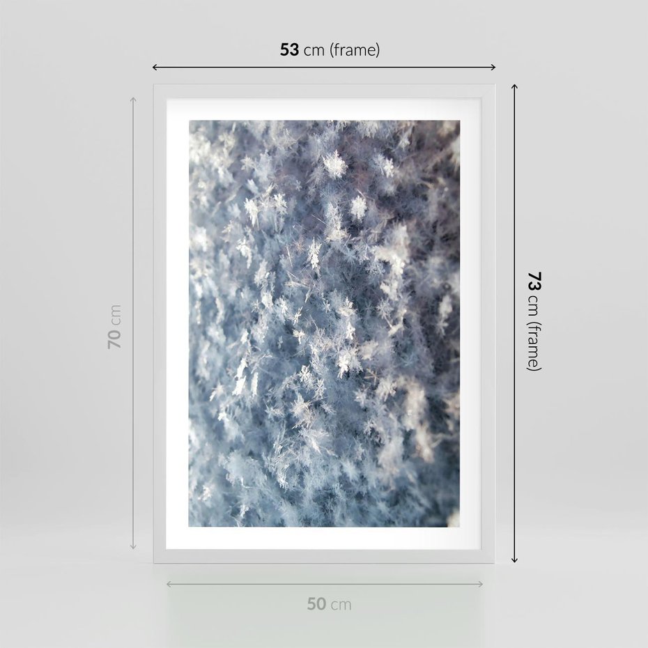 Plakat w ramie 50x70 - Magia Śnieżnych Kryształków - śnieg, szron - rama biała