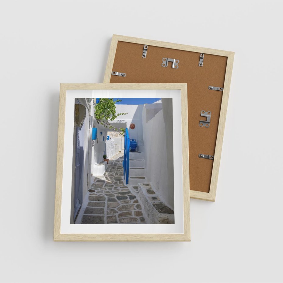 Plakat w ramie 40x50 - Uroki Santorini: Perspektywiczna Uliczka - uliczka, perspektywa - rama drewno