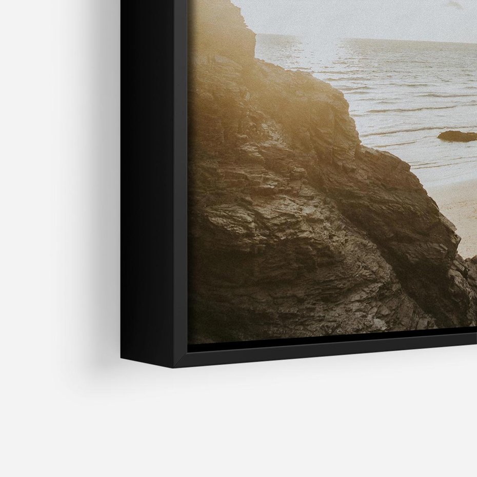 Obraz w ramie 50x50 - Magia Wieczornego Spokoju - plaża, zachód - rama czarna