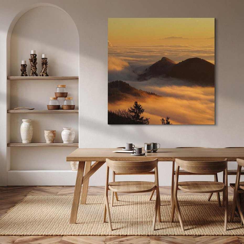 Obraz na płótnie 60x60 - Górzysty ukryty las - góry, las