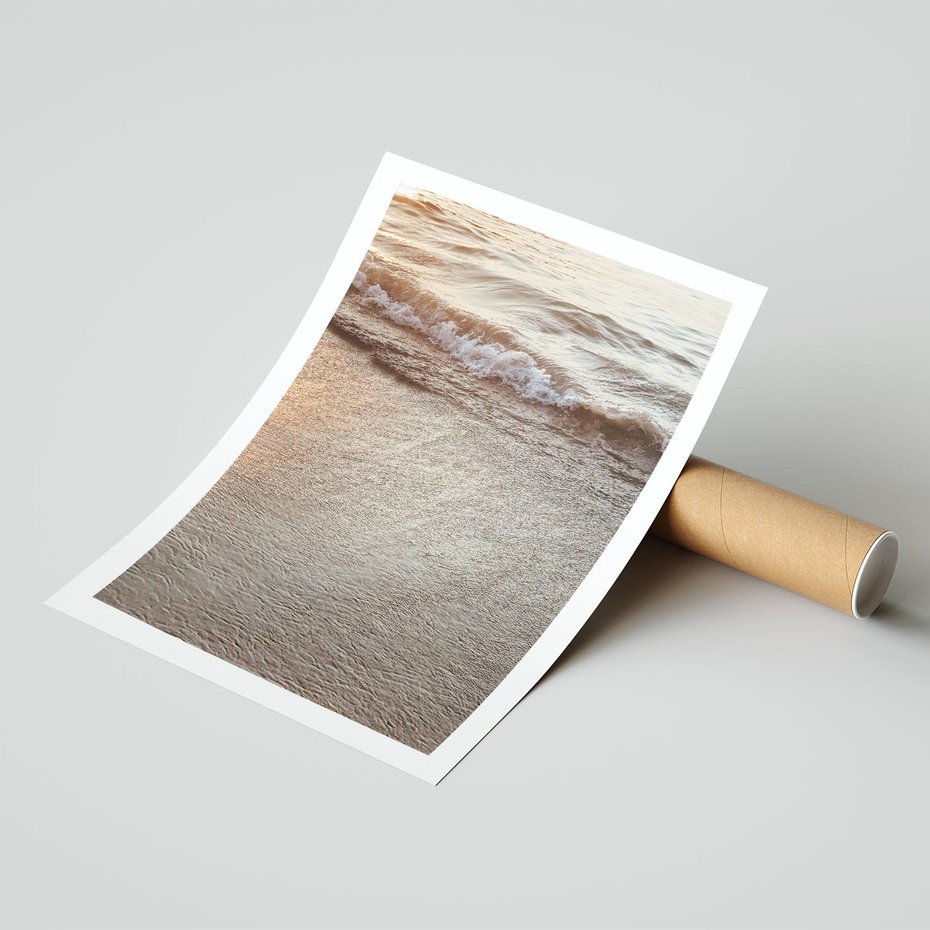 Plakat bez ramy 21x30 - Spokój Morza: Fale na Plaży - fale, morze