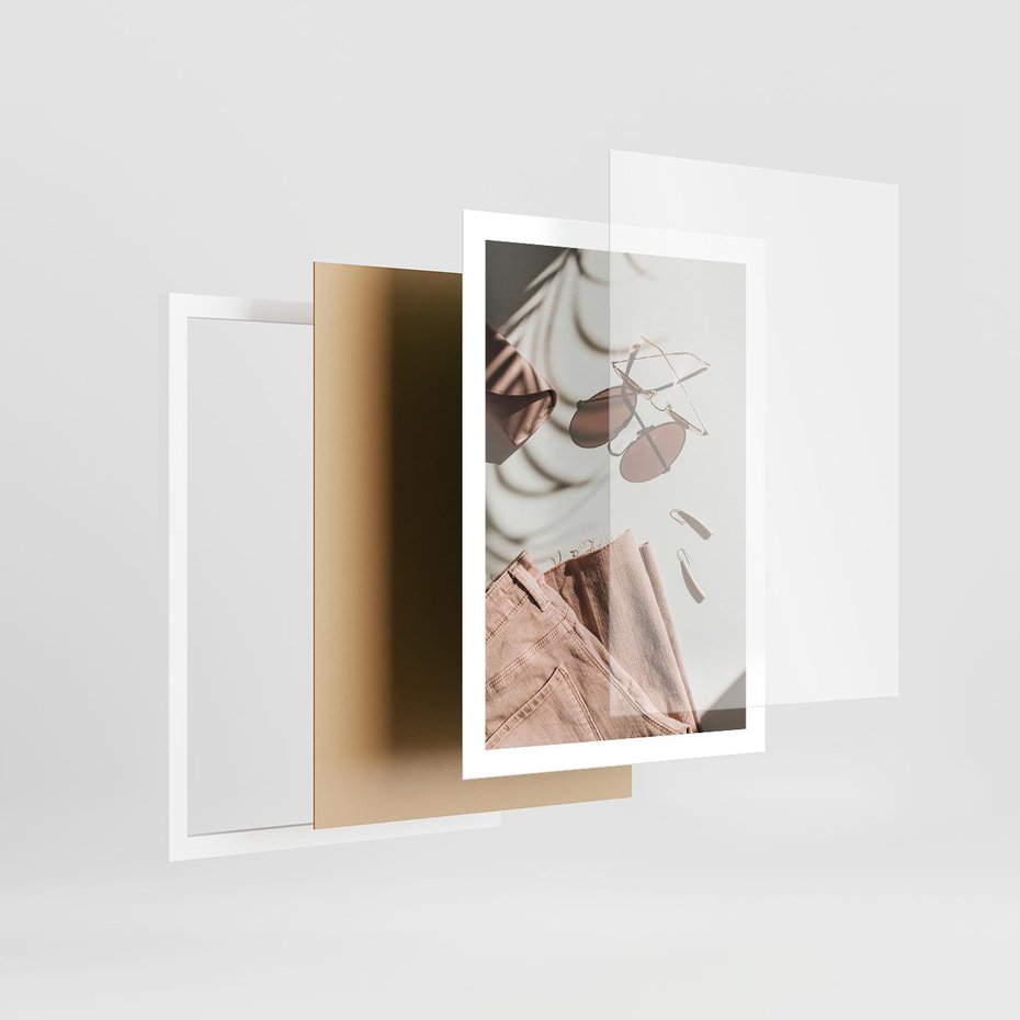 Plakat w ramie 50x70 - Urok Pudrowego Różu - zdjęcie, moda - rama biała