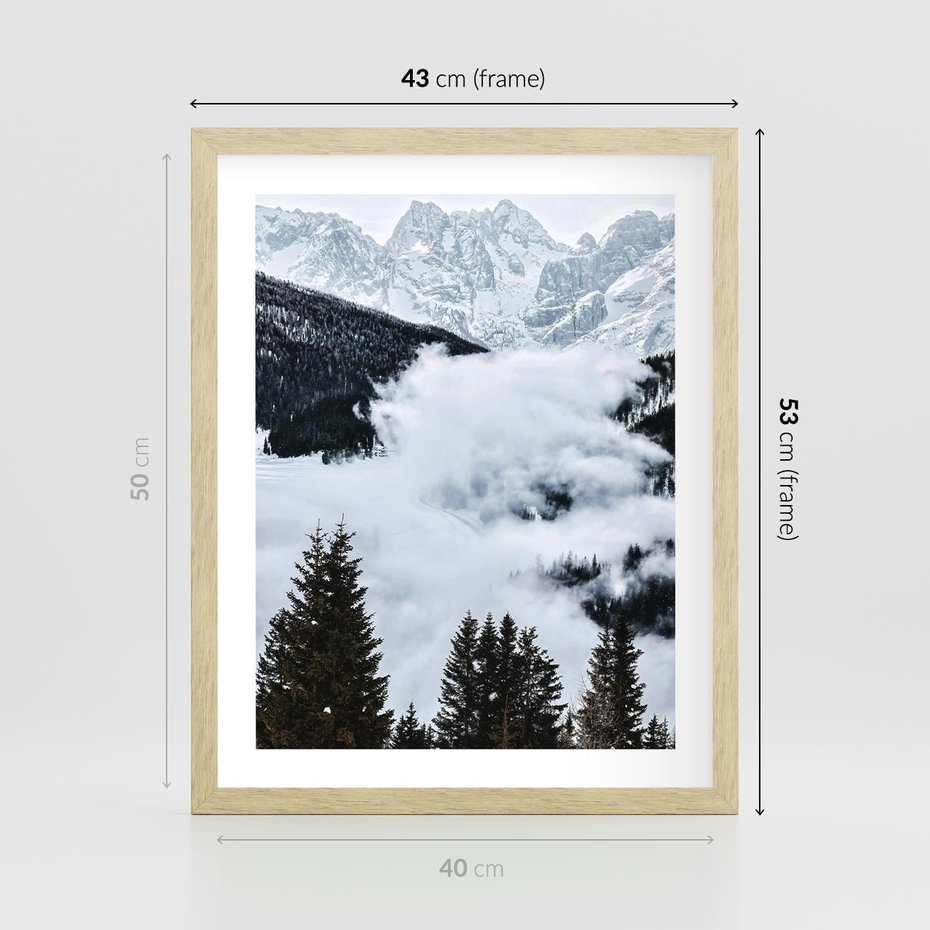Plakat w ramie 40x50 - Zimowa Magia Gór: Śnieżne Szczyty - grajobraz górski, zima - rama drewno