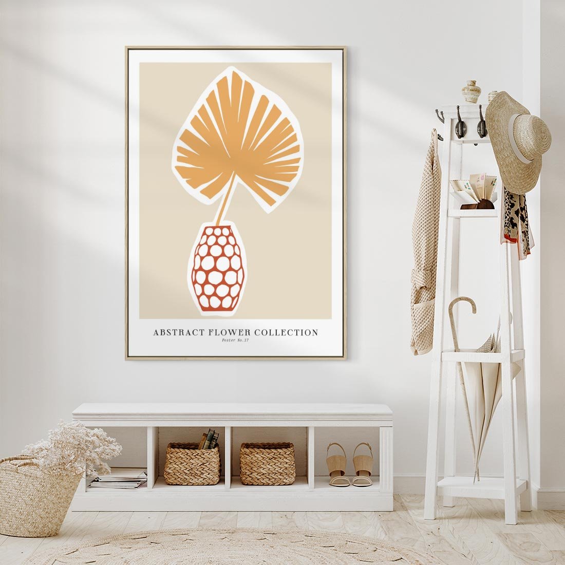 Obraz w ramie 50x70 - Kwiatowa Kreatywność - tropikalny liść w wazonie, typografia - rama drewno