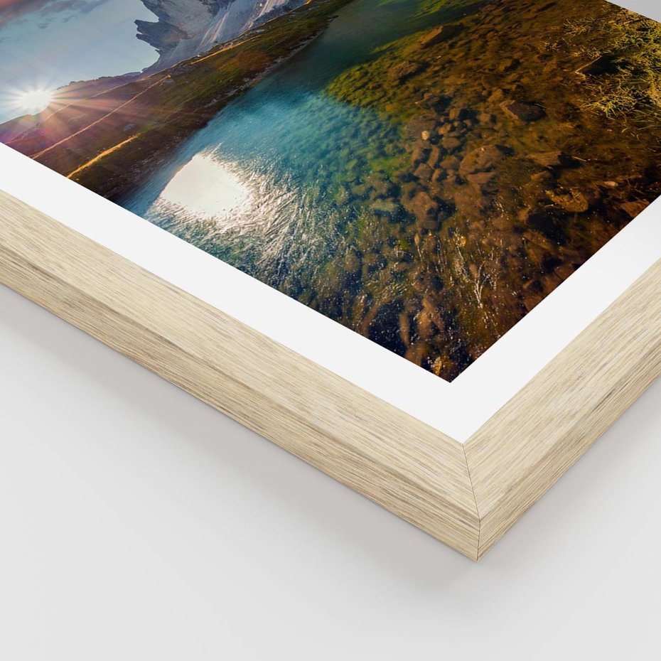 Plakat w ramie 40x50 - Jezioro wśród majestatycznych gór - jezioro, góry - rama drewno