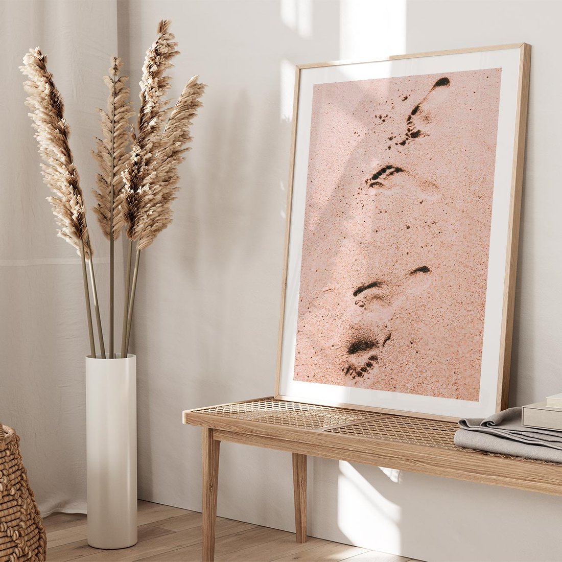 Plakat w ramie 40x50 - Ślady na Piasku - piasek, plaża - rama drewno
