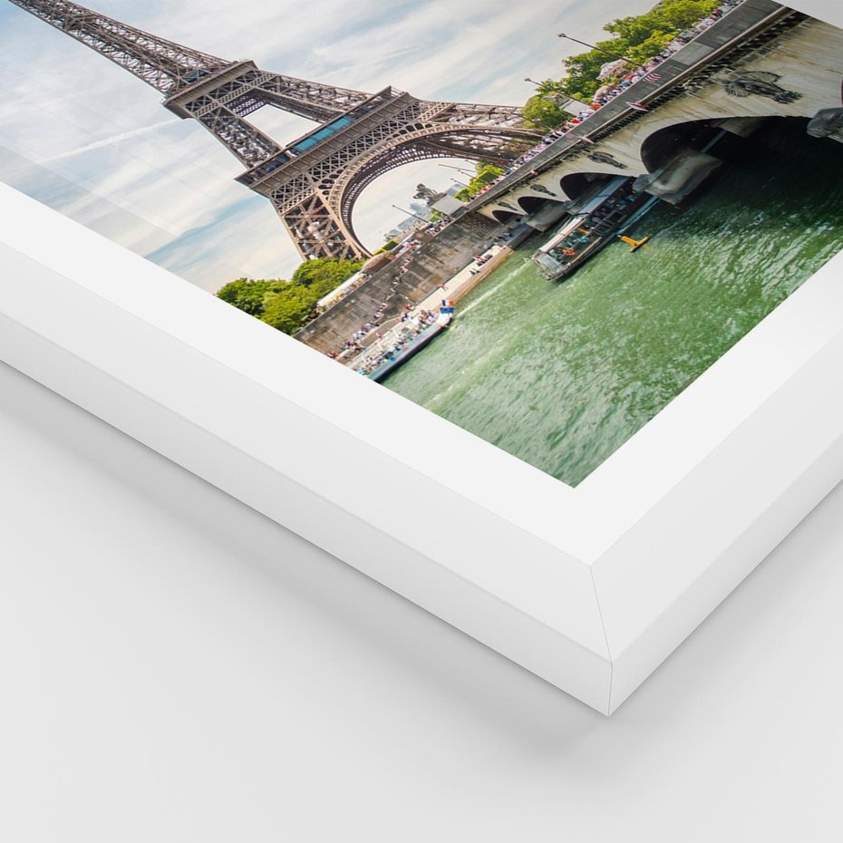 Plakat w ramie 50x70 - Ikona Romantyzmu - Eiffla, Francja - rama biała