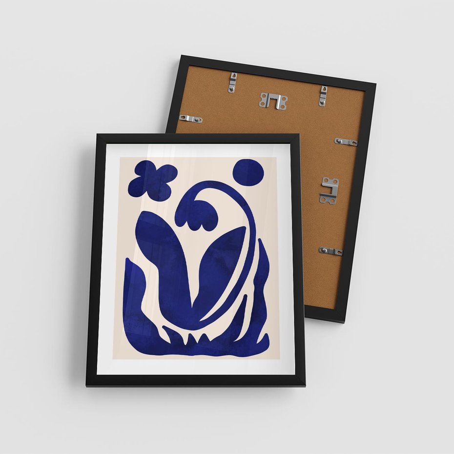 Plakat w ramie 40x50 - Bezgraniczne Echa Serca - abstrakcyjny obraz plakat, dziwne niebieskie kształty przypominają kwiat - rama czarna