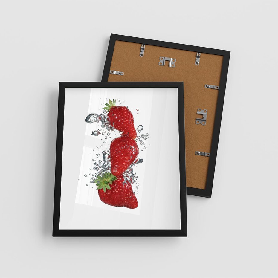 Plakat w ramie 40x50 - Aromatyczne truskawki w pełnym rozkwicie - truskawki, owoce - rama czarna