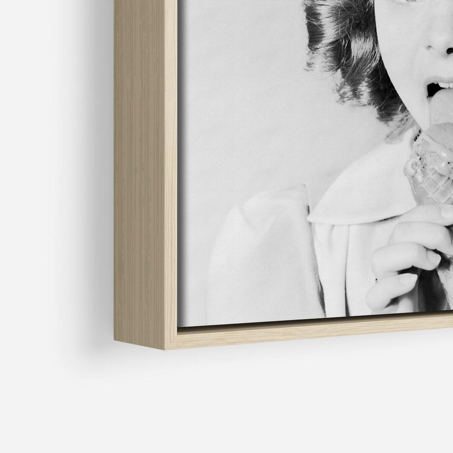 Obraz w ramie 80x80 - Pyszny Deser - retro zdjęcie, czarno białe - rama drewno