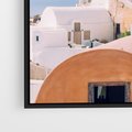 Obraz w ramie 100x70 - Błękit Morza i Białe Domki - Santorini, wyspa - rama czarna